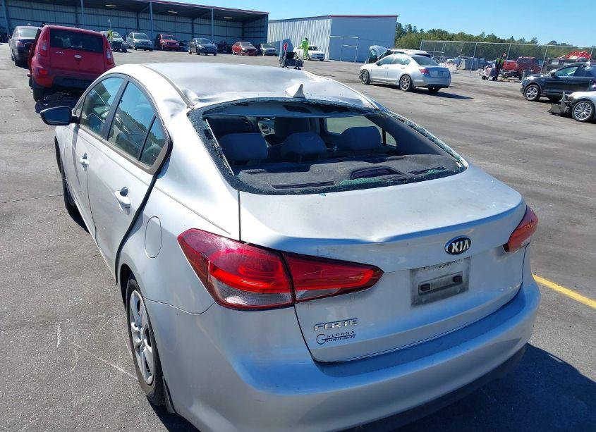 Photo 6 of 2018 Kia Forte LX (VIN 3KPFK4A79JE198500)