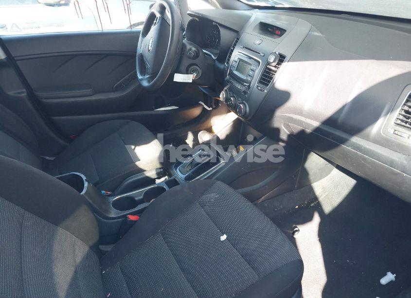 Photo 5 of 2018 Kia Forte LX (VIN 3KPFK4A79JE203985)