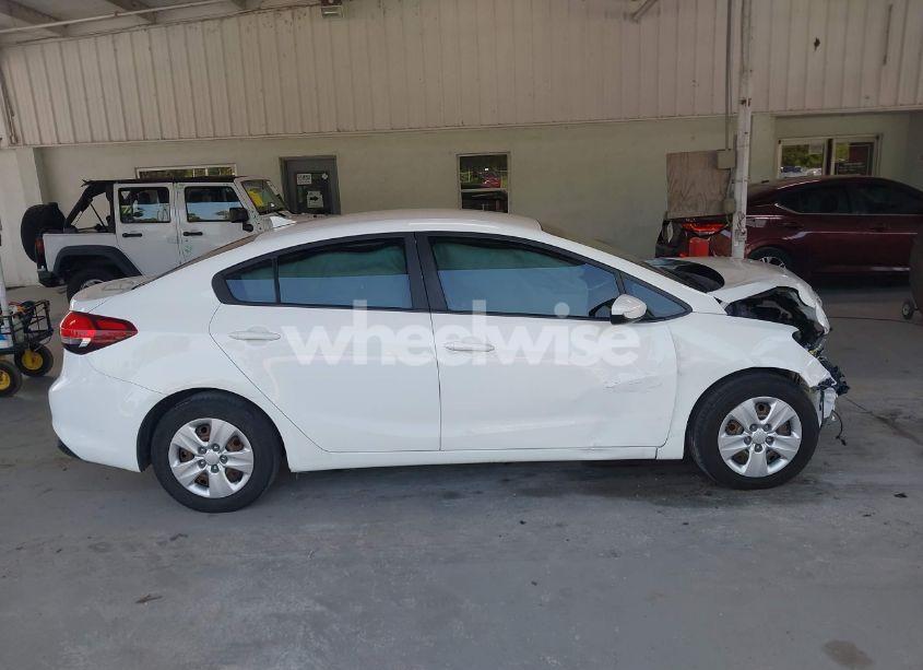 Photo 14 of 2018 Kia Forte LX (VIN 3KPFK4A79JE218406)