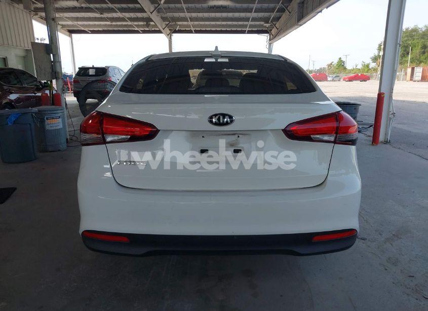 Photo 17 of 2018 Kia Forte LX (VIN 3KPFK4A79JE218406)