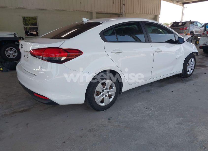 Photo 4 of 2018 Kia Forte LX (VIN 3KPFK4A79JE218406)