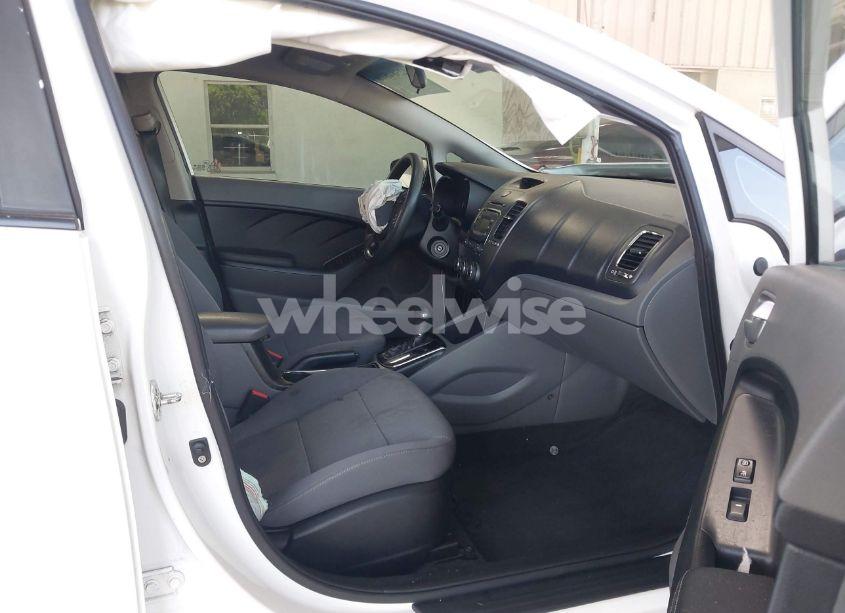 Photo 5 of 2018 Kia Forte LX (VIN 3KPFK4A79JE218406)