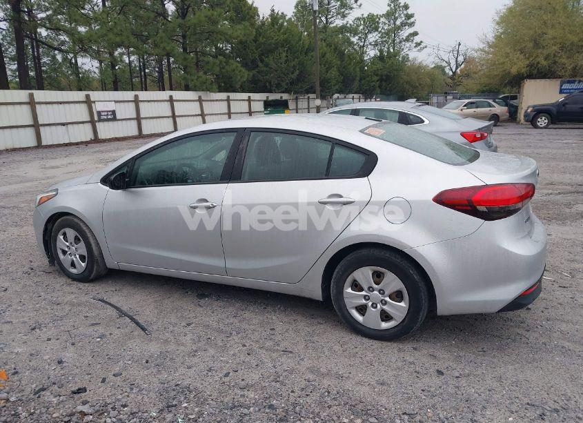 Photo 14 of 2018 Kia Forte LX (VIN 3KPFK4A79JE221130)