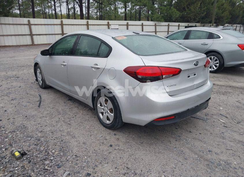 Photo 3 of 2018 Kia Forte LX (VIN 3KPFK4A79JE221130)