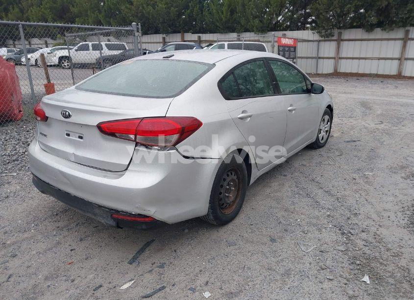 Photo 4 of 2018 Kia Forte LX (VIN 3KPFK4A79JE221130)
