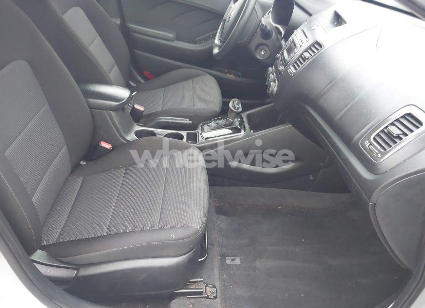 Photo 5 of 2018 Kia Forte LX (VIN 3KPFK4A79JE221130)