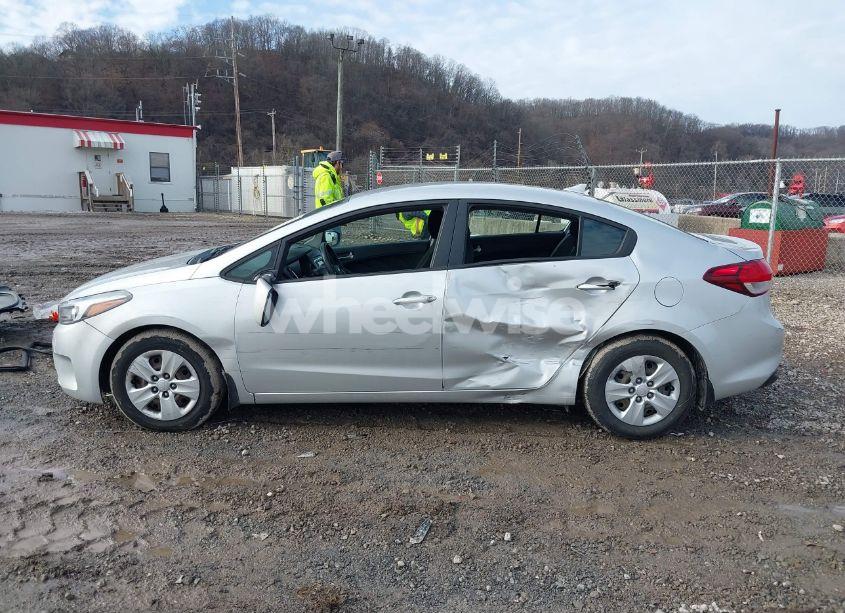 Photo 14 of 2018 Kia Forte LX (VIN 3KPFK4A79JE264480)