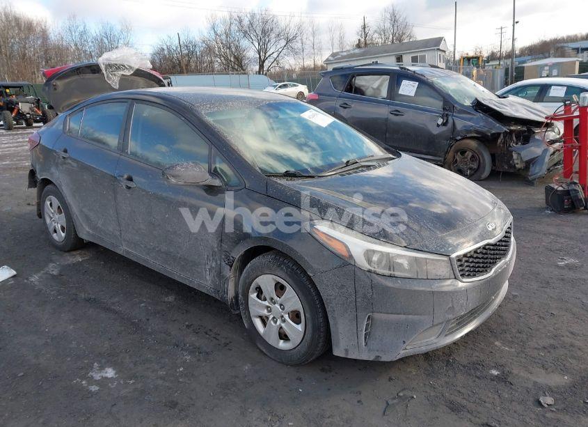 2018 Kia Forte LX (VIN 3KPFK4A79JE266794) main photo