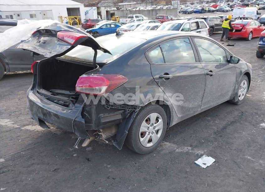 Photo 4 of 2018 Kia Forte LX (VIN 3KPFK4A79JE266794)