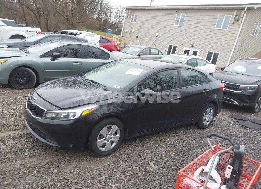 Photo 2 of 2018 Kia Forte LX (VIN 3KPFK4A79JE271624)