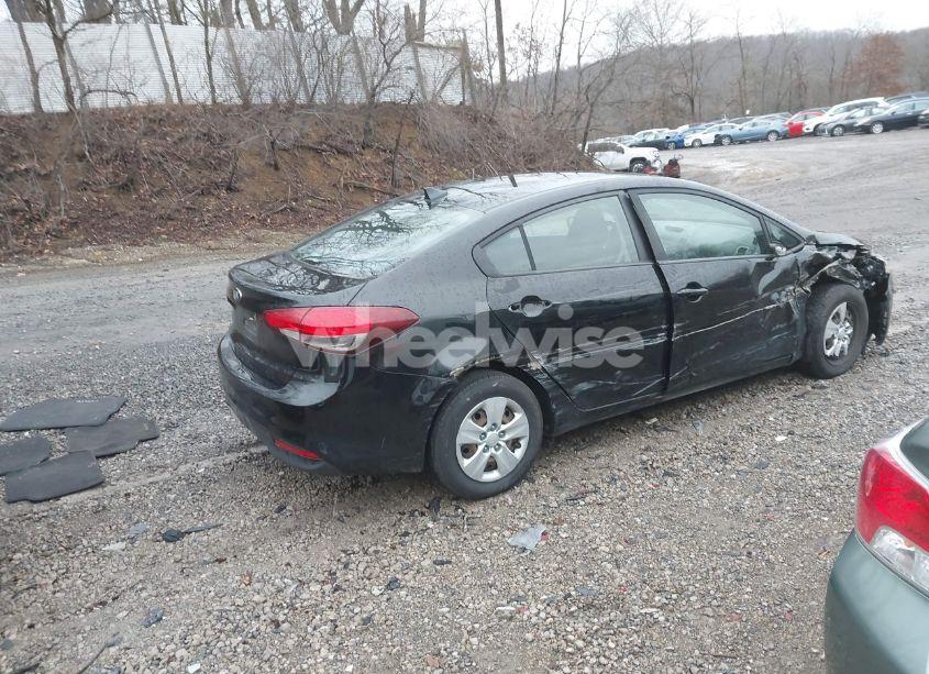 Photo 4 of 2018 Kia Forte LX (VIN 3KPFK4A79JE271624)