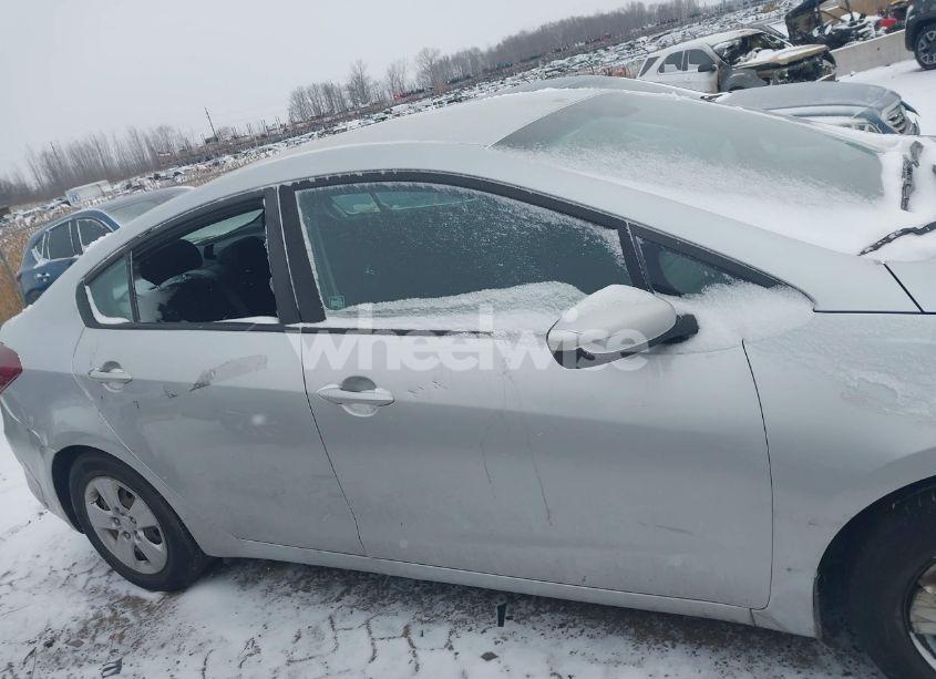 Photo 13 of 2017 Kia Forte LX (VIN 3KPFK4A7XHE012327)