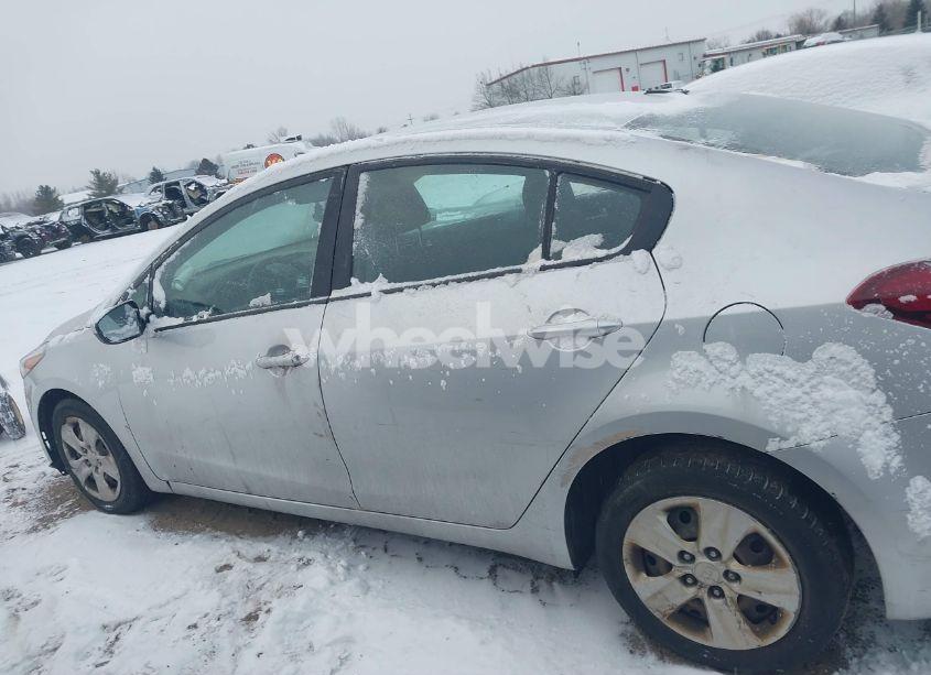 Photo 14 of 2017 Kia Forte LX (VIN 3KPFK4A7XHE012327)