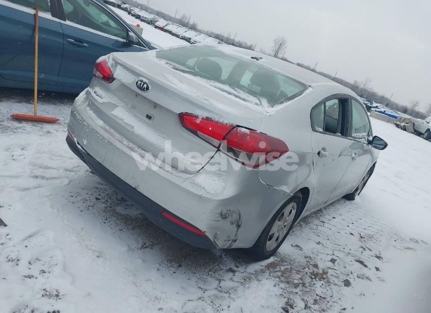 Photo 4 of 2017 Kia Forte LX (VIN 3KPFK4A7XHE012327)