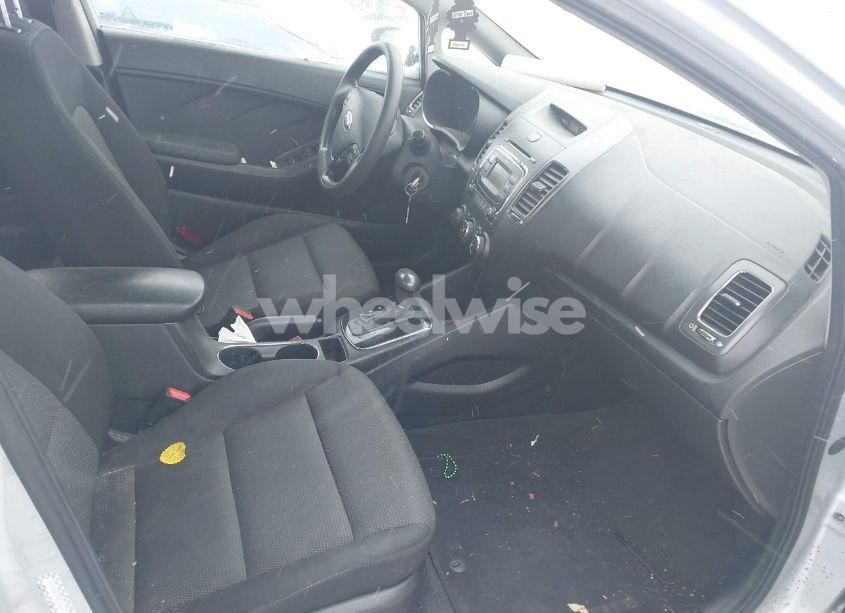 Photo 5 of 2017 Kia Forte LX (VIN 3KPFK4A7XHE012327)