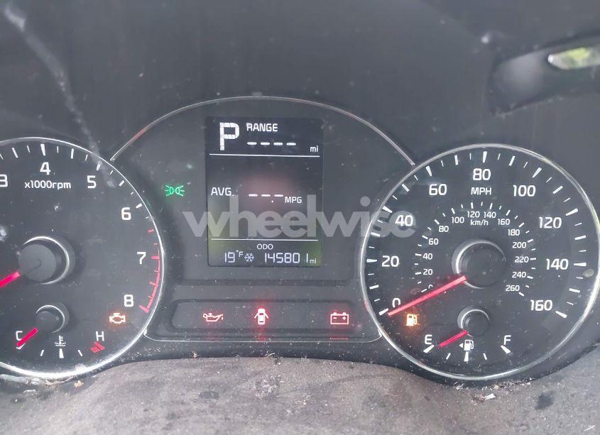 Photo 7 of 2017 Kia Forte LX (VIN 3KPFK4A7XHE012327)