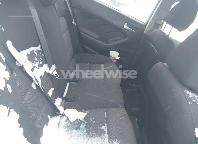 Photo 8 of 2017 Kia Forte LX (VIN 3KPFK4A7XHE012327)