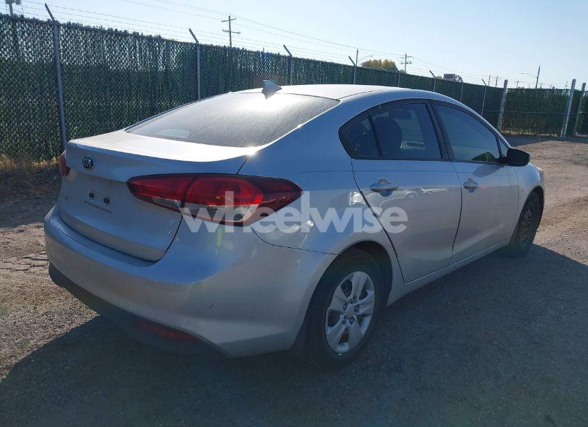Photo 4 of 2017 Kia Forte LX (VIN 3KPFK4A7XHE044341)