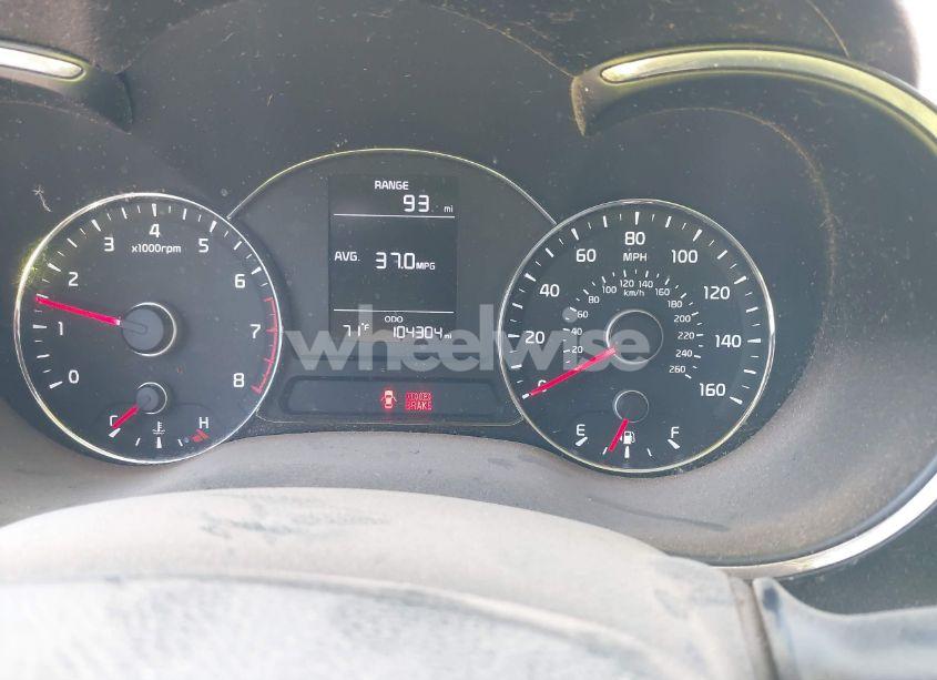 Photo 7 of 2017 Kia Forte LX (VIN 3KPFK4A7XHE044341)