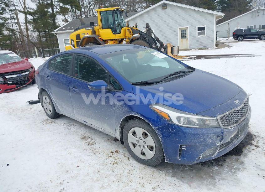 2017 Kia Forte LX (VIN 3KPFK4A7XHE056876) main photo