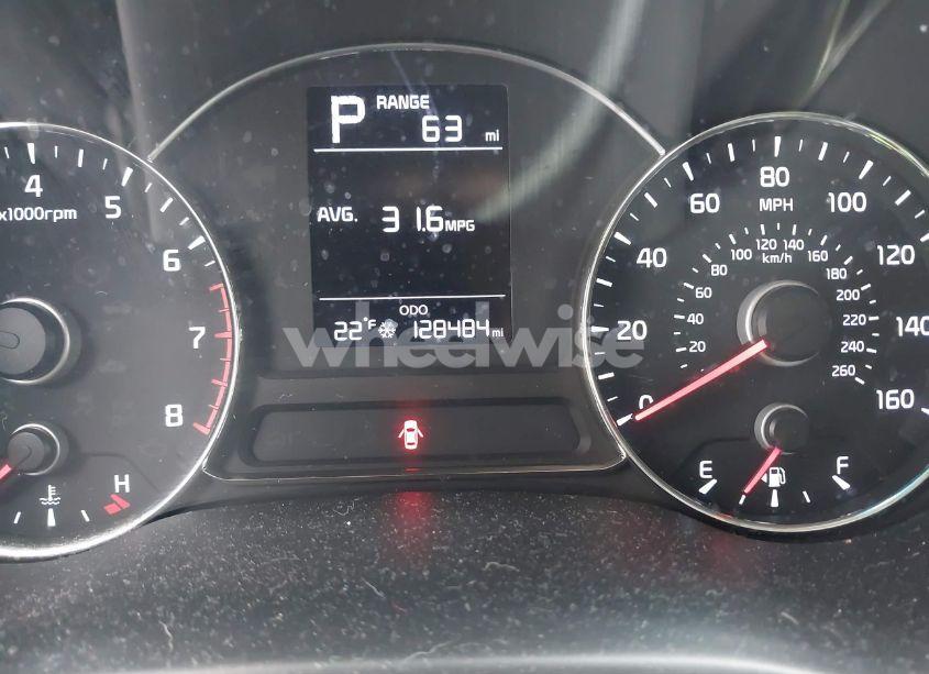 Photo 16 of 2017 Kia Forte LX (VIN 3KPFK4A7XHE056876)