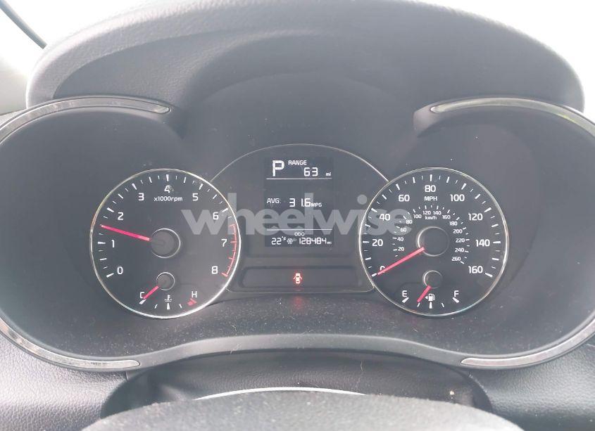 Photo 7 of 2017 Kia Forte LX (VIN 3KPFK4A7XHE056876)