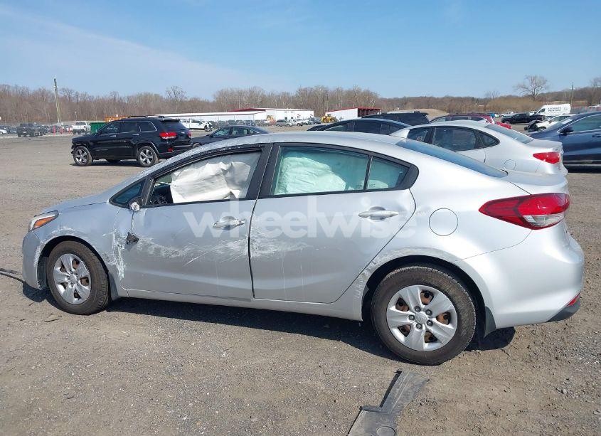 Photo 14 of 2017 Kia Forte LX (VIN 3KPFK4A7XHE088470)