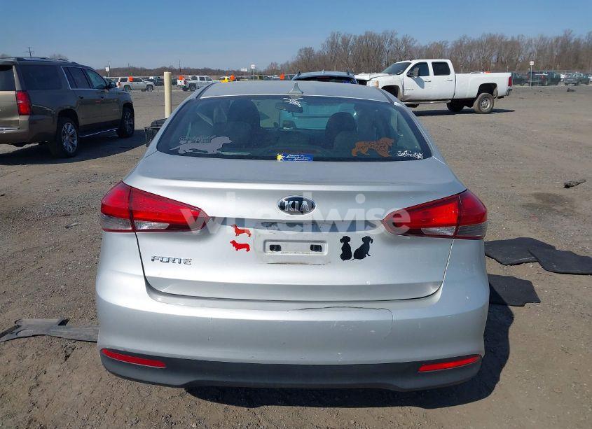Photo 16 of 2017 Kia Forte LX (VIN 3KPFK4A7XHE088470)
