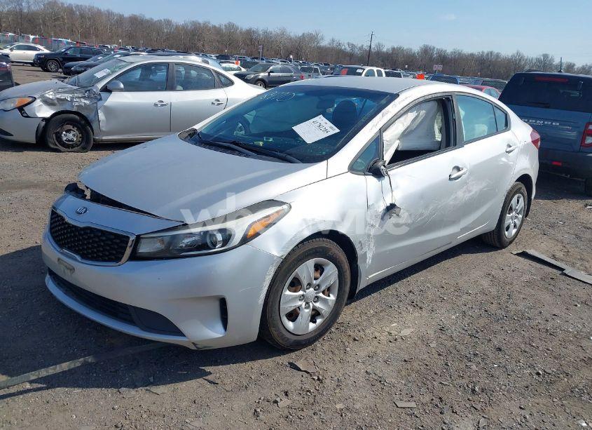 Photo 2 of 2017 Kia Forte LX (VIN 3KPFK4A7XHE088470)