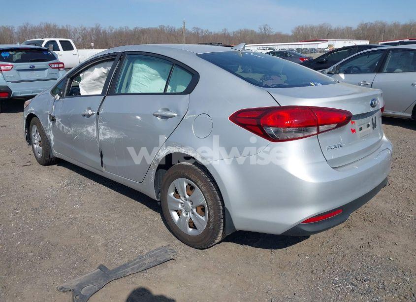 Photo 3 of 2017 Kia Forte LX (VIN 3KPFK4A7XHE088470)