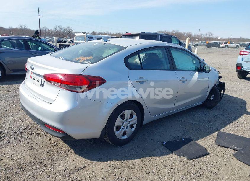 Photo 4 of 2017 Kia Forte LX (VIN 3KPFK4A7XHE088470)