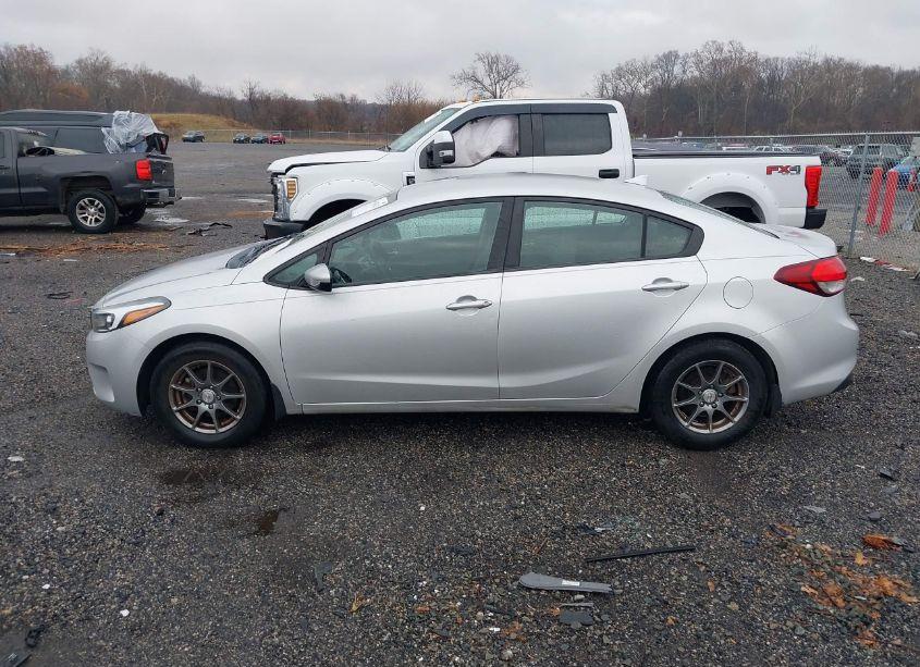 Photo 14 of 2017 Kia Forte LX (VIN 3KPFK4A7XHE092468)