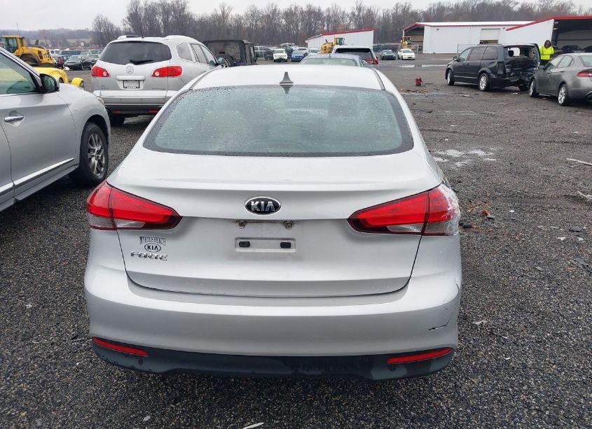Photo 16 of 2017 Kia Forte LX (VIN 3KPFK4A7XHE092468)