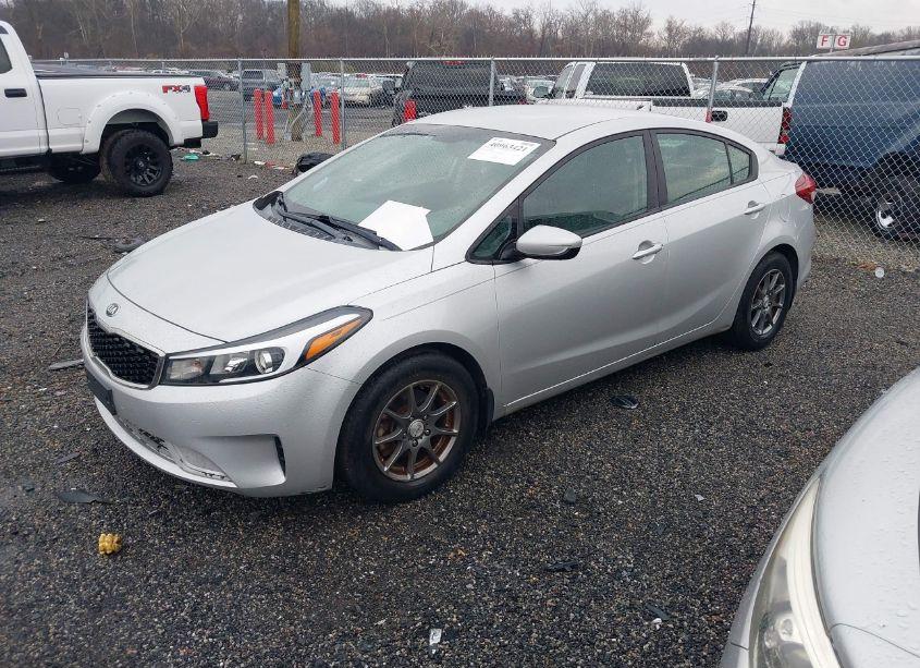Photo 2 of 2017 Kia Forte LX (VIN 3KPFK4A7XHE092468)