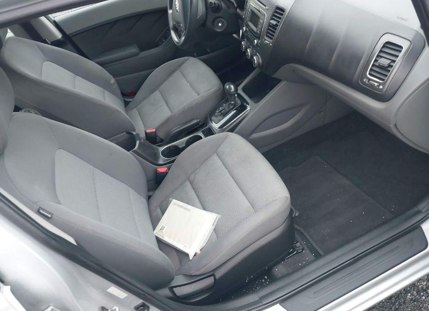 Photo 5 of 2017 Kia Forte LX (VIN 3KPFK4A7XHE092468)