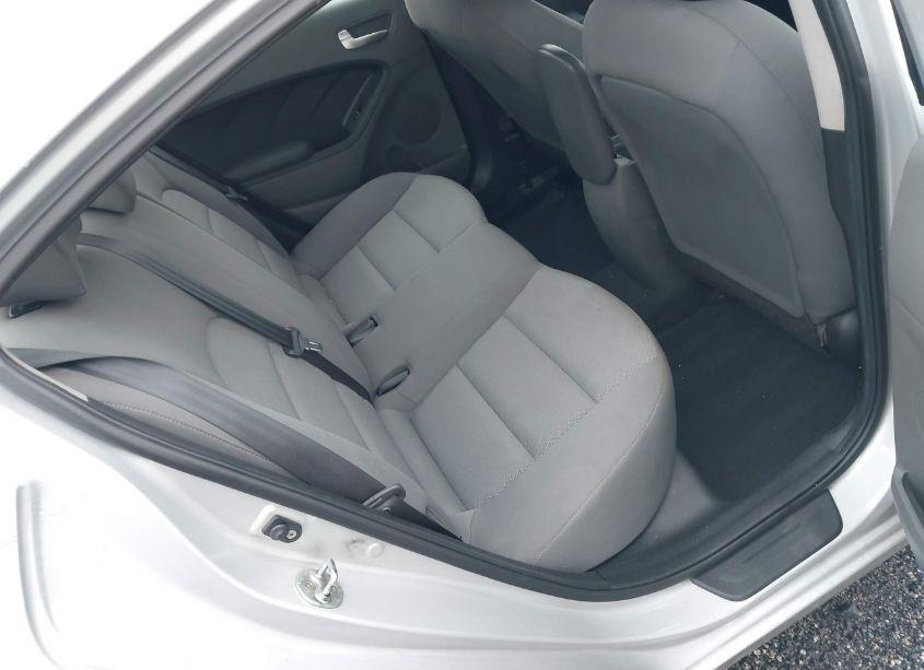 Photo 8 of 2017 Kia Forte LX (VIN 3KPFK4A7XHE092468)