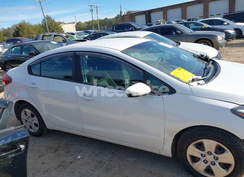 Photo 14 of 2017 Kia Forte LX (VIN 3KPFK4A7XHE123508)