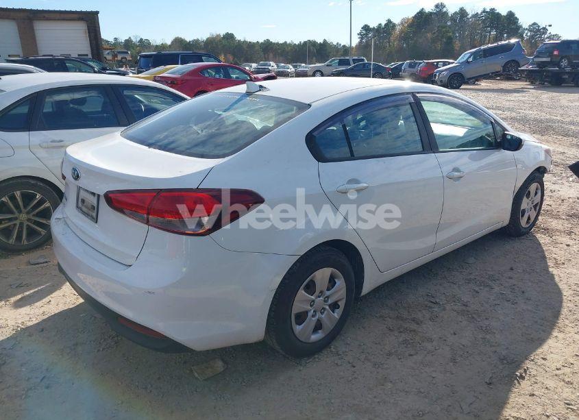 Photo 4 of 2017 Kia Forte LX (VIN 3KPFK4A7XHE123508)