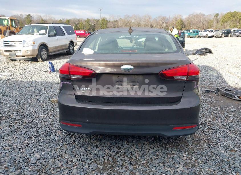 Photo 16 of 2017 Kia Forte LX (VIN 3KPFK4A7XHE126439)