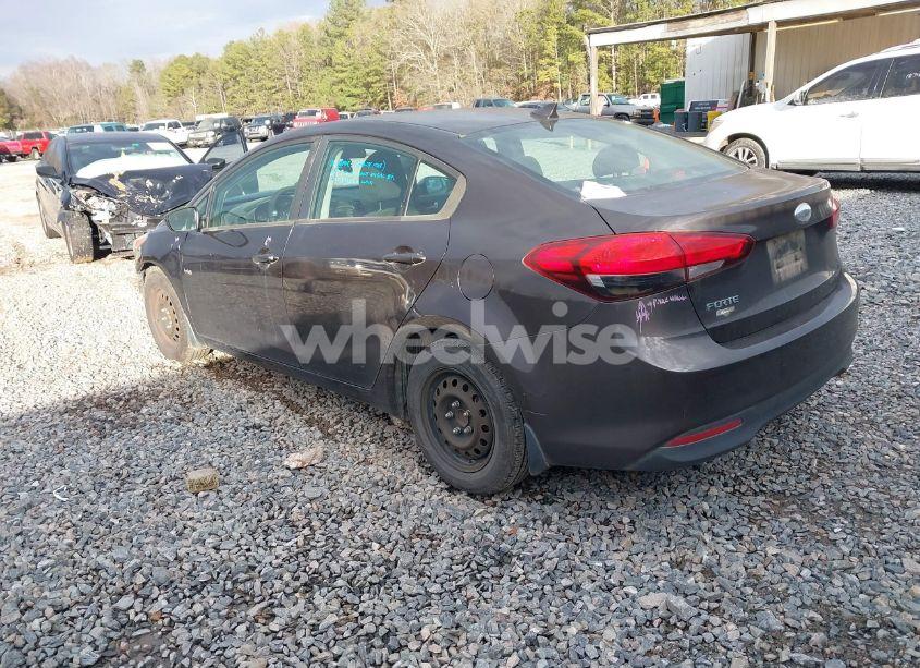 Photo 3 of 2017 Kia Forte LX (VIN 3KPFK4A7XHE126439)
