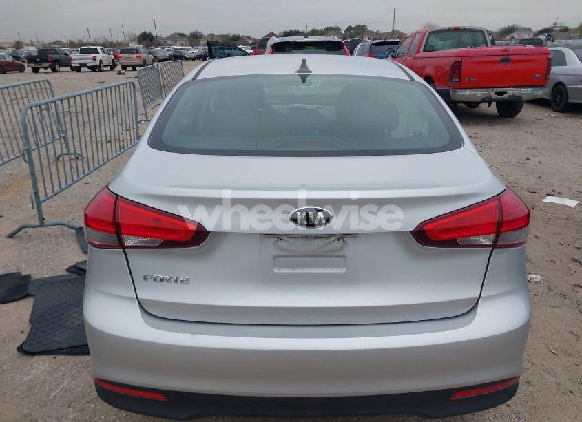 Photo 16 of 2017 Kia Forte LX (VIN 3KPFK4A7XHE134590)