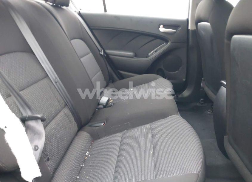 Photo 8 of 2017 Kia Forte LX (VIN 3KPFK4A7XHE134590)