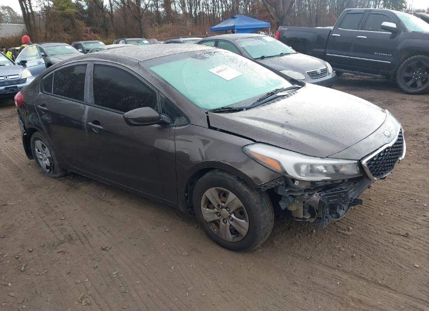 2017 Kia Forte LX (VIN 3KPFK4A7XHE138963) main photo