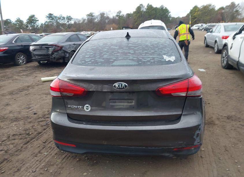 Photo 16 of 2017 Kia Forte LX (VIN 3KPFK4A7XHE138963)