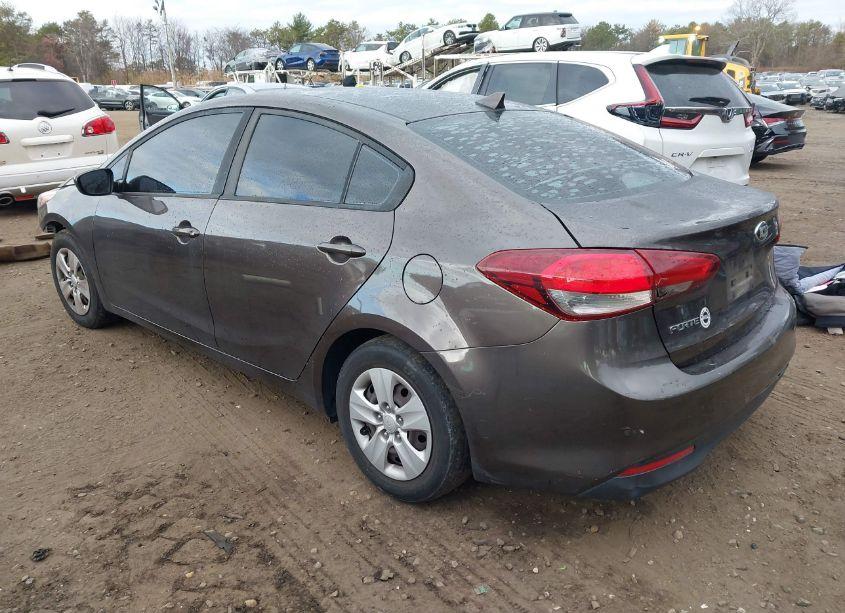 Photo 3 of 2017 Kia Forte LX (VIN 3KPFK4A7XHE138963)