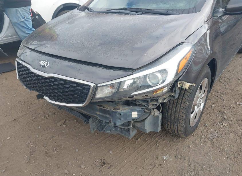 Photo 6 of 2017 Kia Forte LX (VIN 3KPFK4A7XHE138963)