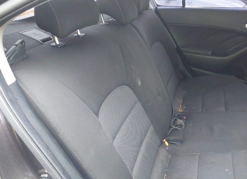 Photo 8 of 2017 Kia Forte LX (VIN 3KPFK4A7XHE138963)