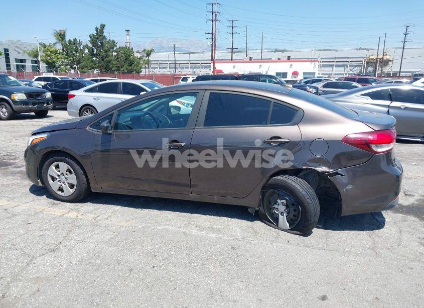 Photo 13 of 2017 Kia Forte LX (VIN 3KPFK4A7XHE145458)