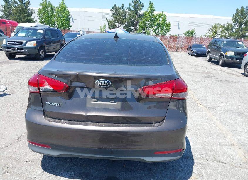 Photo 15 of 2017 Kia Forte LX (VIN 3KPFK4A7XHE145458)