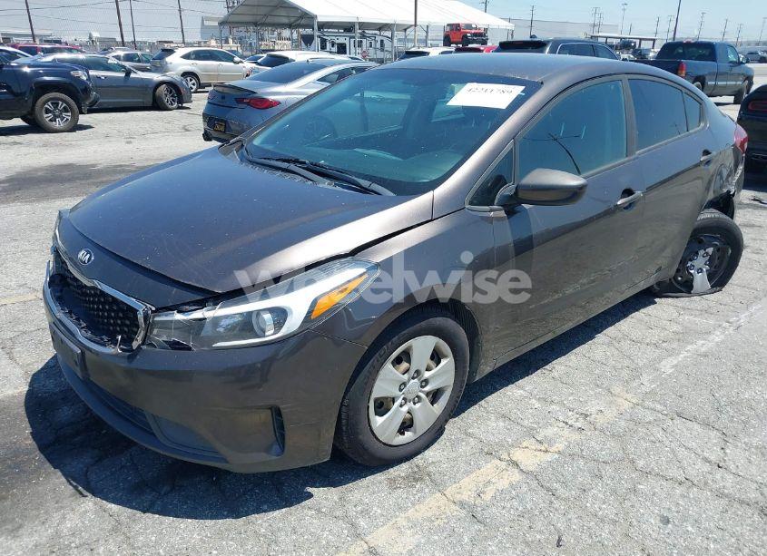 Photo 2 of 2017 Kia Forte LX (VIN 3KPFK4A7XHE145458)